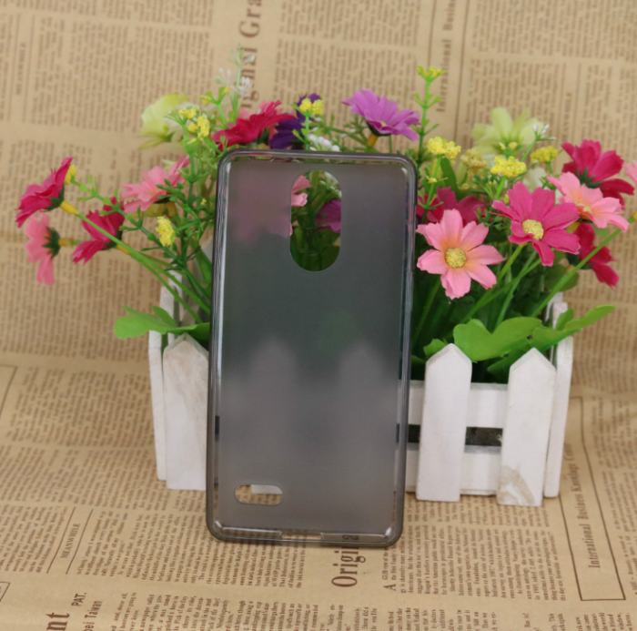 Силиконовый чехол для Bravis X500 Trace Pro Dual Sim прозрачный черный