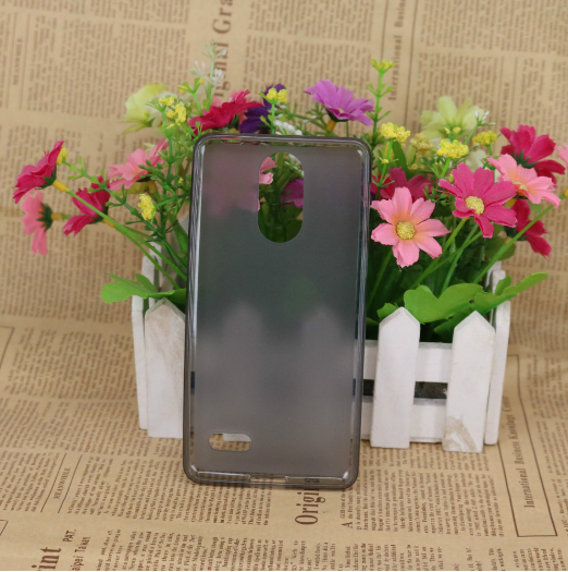 Силиконовый чехол для Bravis A504 Trace Dual Sim прозрачный черный